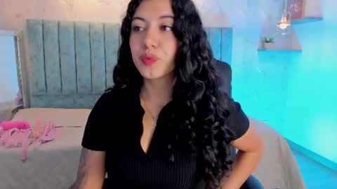 Snapshot of lucy_greys_ chatting on 06/23/26, 12:47 Lucy Greys online show from 06/23/26, 12:47