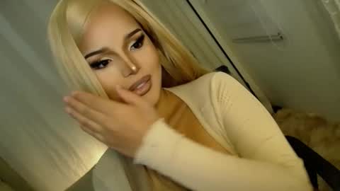    MONA    online show from 10/13/25, 08:14