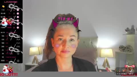 Snapshot of lucy_hot77 chatting on 12/31/24, 12:32 Lucia online show from 12/31/24, 12:32