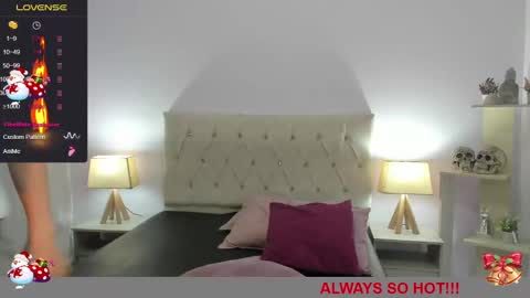 Snapshot of lucy_hot77 chatting on 01/03/25, 09:15 Lucia online show from 01/03/25, 09:15