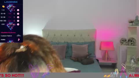 Snapshot of lucy_hot77 chatting on 02/23/25, 09:48 Lucia online show from 02/23/25, 09:48