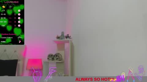 Snapshot of lucy_hot77 chatting on 02/27/25, 12:54 Lucia online show from 02/27/25, 12:54