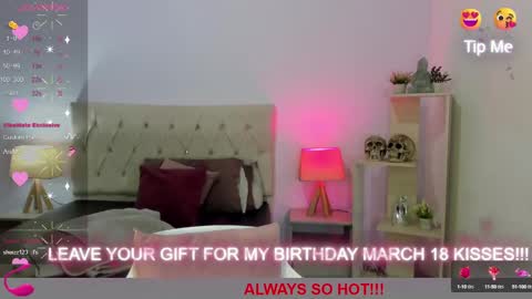 Snapshot of lucy_hot77 chatting on 03/12/25, 09:03 Lucia online show from 03/12/25, 09:03