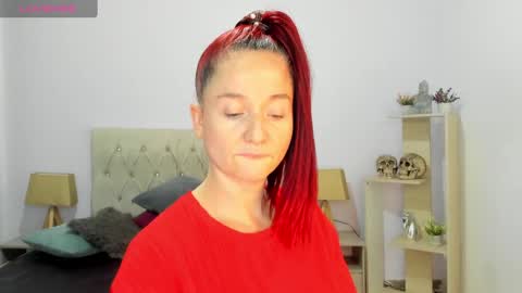Snapshot of lucy_hot77 chatting on 09/20/25, 09:16 Lucia online show from 09/20/25, 09:16