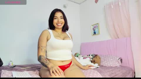 Snapshot of lucy_marteli chatting on 11/17/25, 11:27 Lucy online show from 11/17/25, 11:27