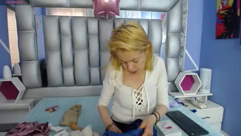  SleepyAbuela online show from 11/03/25, 12:50