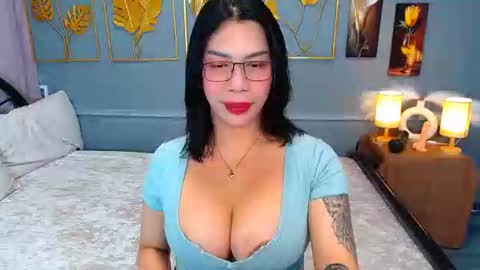 Snapshot of lucy_pearlcumxx chatting on 03/15/26, 12:44 Aliana online show from 03/15/26, 12:44