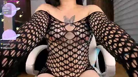 Snapshot of lucy_smith7 chatting on 12/14/24, 04:23 Sofia  online show from 12/14/24, 04:23