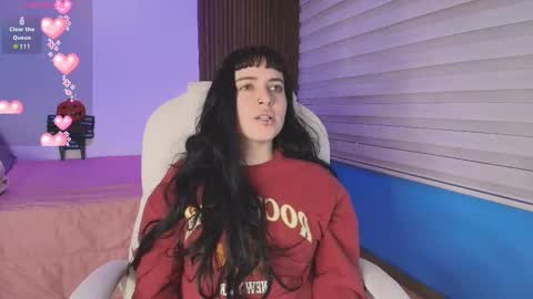 Snapshot of lucy_smith7 chatting on 10/08/25, 05:43 Sofia  online show from 10/08/25, 05:43