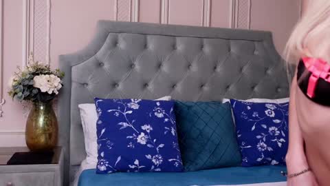 LucyAddison online show from 01/18/25, 03:31