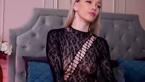 LucyAddison online show from 02/20/25, 05:33