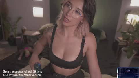 Lucy Alien  online show from 02/22/25, 05:02