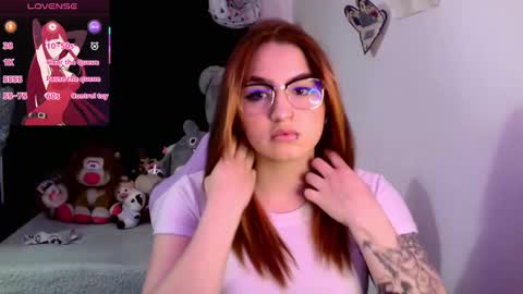 Snapshot of lucycherry__ chatting on 10/16/25, 03:51 LUCIA online show from 10/16/25, 03:51