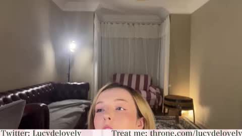 Snapshot of lucydelovely chatting on 10/16/25, 07:59 Lucy online show from 10/16/25, 07:59