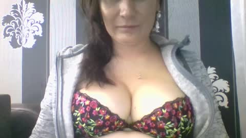 Snapshot of lucyhot6 chatting on 09/16/25, 09:32 lucybylucy online show from 09/16/25, 09:32