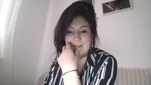 Snapshot of lucyhot6 chatting on 11/04/25, 12:04 lucybylucy online show from 11/04/25, 12:04