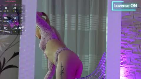 Lucy Lexton online show from 10/14/25, 04:13