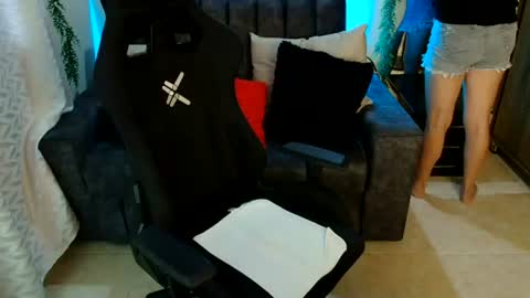 LUCY online show from 06/19/26, 02:43