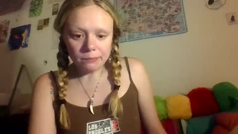 Snapshot of lucylovesflowers chatting on 07/29/26, 08:56 lucylovesflowers online show from 07/29/26, 08:56