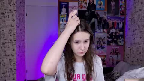 Lucy Rose online show from 11/24/25, 04:45