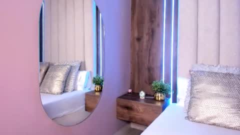 Lucy online show from 11/11/25, 01:00