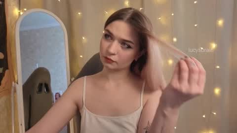 Snapshot of lucysbrain chatting on 02/02/26, 11:31 Lucy online show from 02/02/26, 11:31