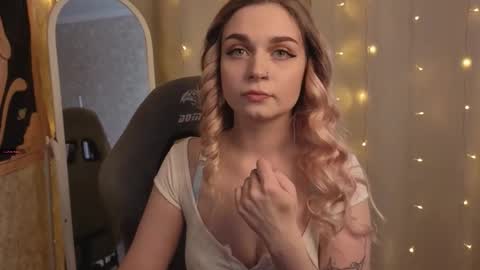 Snapshot of lucysbrain chatting on 02/07/26, 11:47 Lucy online show from 02/07/26, 11:47