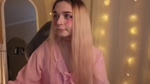 Snapshot of lucysbrain chatting on 02/14/26, 12:13 Lucy online show from 02/14/26, 12:13