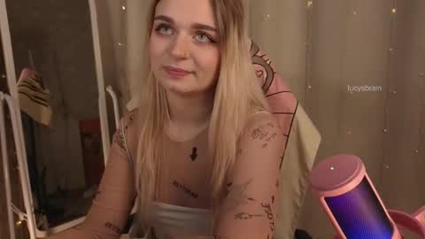 Snapshot of lucysbrain chatting on 03/02/26, 03:30 Lucy online show from 03/02/26, 03:30