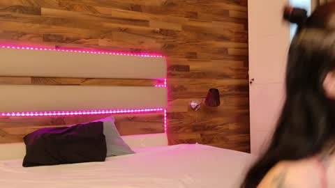 Snapshot of lucywilow chatting on 12/10/24, 07:26 LucyWillow online show from 12/10/24, 07:26