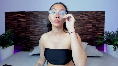 Lucy Liiu online show from 05/06/26, 11:21