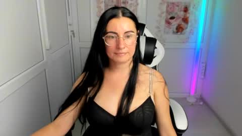 Snapshot of lucyycharm chatting on 07/28/26, 02:13 Lucy online show from 07/28/26, 02:13