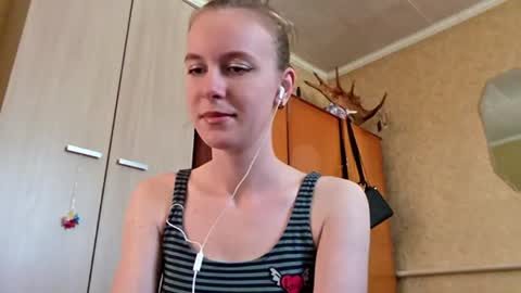 Sofia online show from 04/02/26, 06:11