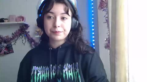 Snapshot of luhannaeverdeen chatting on 01/16/26, 01:04 Luhana online show from 01/16/26, 01:04