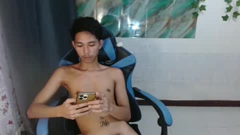 Snapshot of lui_the_fucker chatting on 12/23/25, 10:02 lui_the_fucker online show from 12/23/25, 10:02