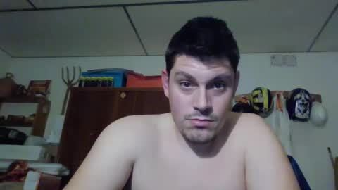 Snapshot of luis2423 chatting on 01/02/25, 12:13 A slave to the mistress.. un esclavo para las amas dominantes. online show from 01/02/25, 12:13