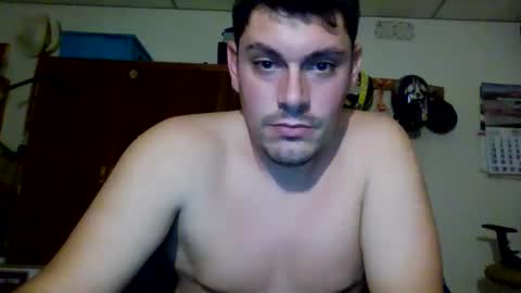 Snapshot of luis2423 chatting on 10/01/25, 06:36 A slave to the mistress.. un esclavo para las amas dominantes. online show from 10/01/25, 06:36