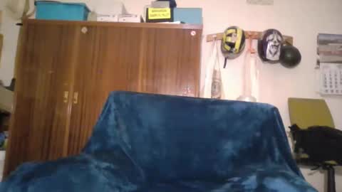 Snapshot of luis2423 chatting on 12/01/25, 11:54 A slave to the mistress.. un esclavo para las amas dominantes. online show from 12/01/25, 11:54