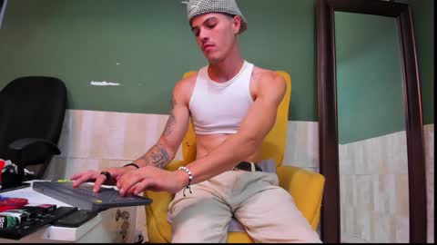 Luis AS online show from 01/12/25, 10:02