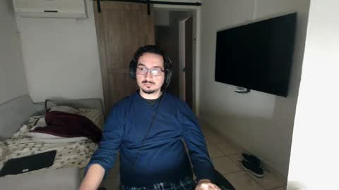 Snapshot of luis_flr chatting on 01/13/25, 05:01 luis_flr online show from 01/13/25, 05:01