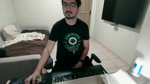 Snapshot of luis_flr chatting on 03/10/25, 03:30 luis_flr online show from 03/10/25, 03:30