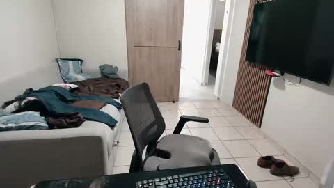 Snapshot of luis_flr chatting on 05/11/26, 01:50 luis_flr online show from 05/11/26, 01:50