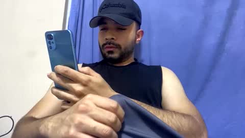 Snapshot of luis_hunk chatting on 05/07/26, 07:14 Andrew online show from 05/07/26, 07:14