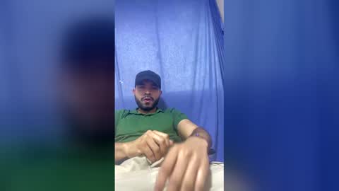 Snapshot of luis_hunk chatting on 05/17/26, 10:39 Andrew online show from 05/17/26, 10:39