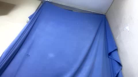 Snapshot of luis_hunk chatting on 05/20/26, 07:47 Andrew online show from 05/20/26, 07:47