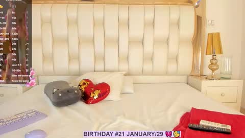 Snapshot of luisa_cameron chatting on 01/27/25, 12:16 online show from 01/27/25, 12:16