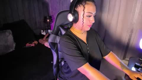 Snapshot of luisa_cameron chatting on 02/13/26, 10:39 online show from 02/13/26, 10:39