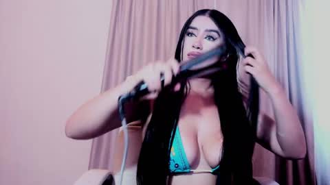 Snapshot of luisaa_diaz_ chatting on 04/08/26, 10:10 Luisa Diaz online show from 04/08/26, 10:10