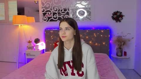 LuisaClover online show from 12/22/25, 01:08