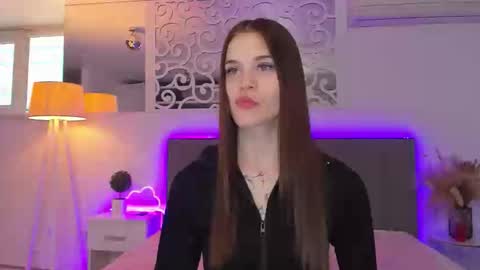 LuisaClover online show from 02/21/26, 01:45